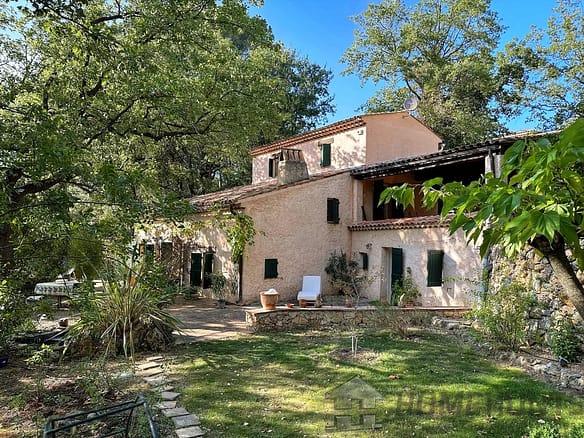 4 Bedroom Villa/House in Lorgues 32