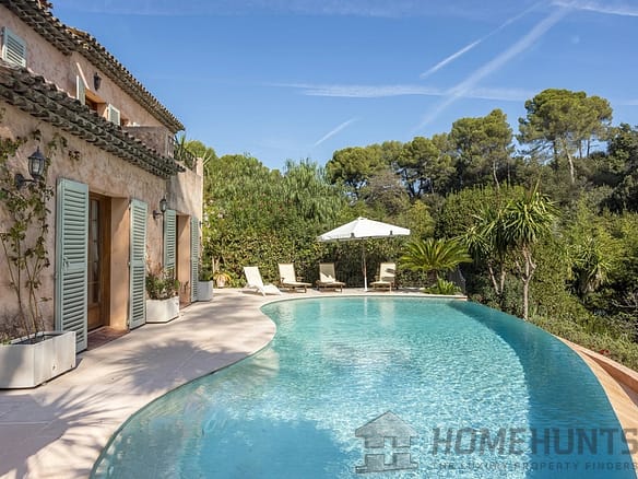 5 Bedroom Villa/House in Le Golfe Juan 12