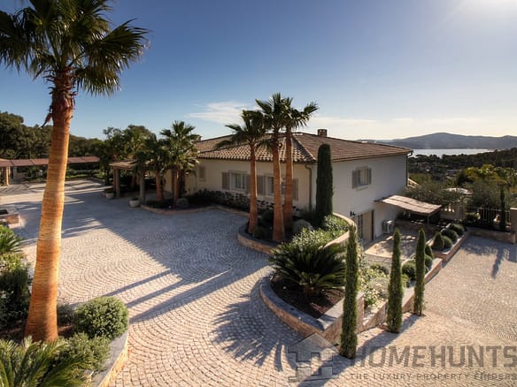 6 Bedroom Villa/House in Grimaud 10