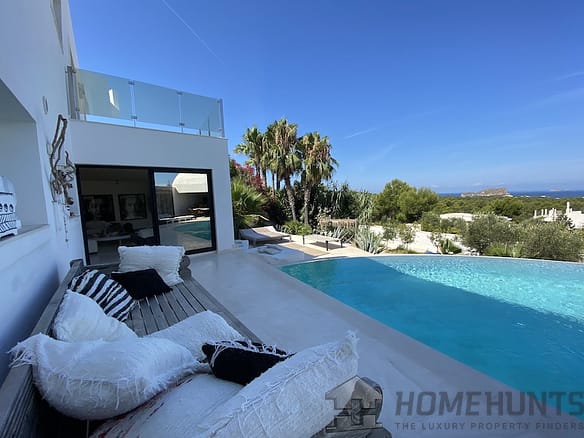 4 Bedroom Villa/House in Sant Josep De Sa Talaia 20