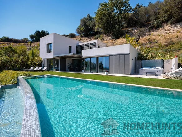 3 Bedroom Villa/House in Nice 10