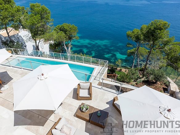 4 Bedroom Villa/House in Torrenova 12