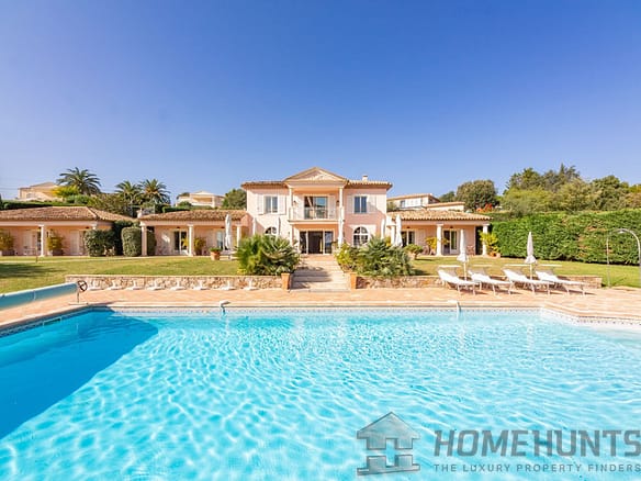 12 Bedroom Villa/House in Grimaud 4