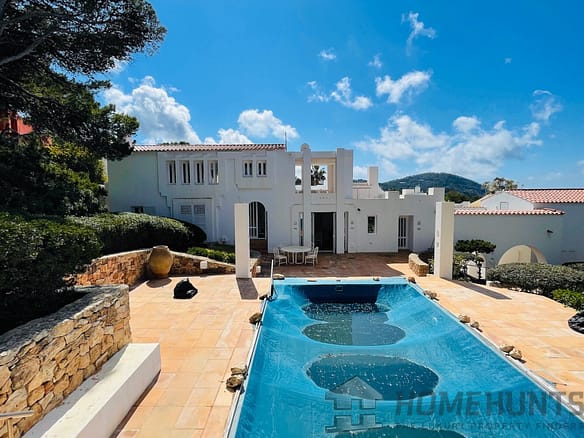 4 Bedroom Villa/House in Cala Vadella 10