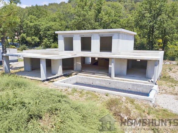 4 Bedroom Villa/House in Opio 30
