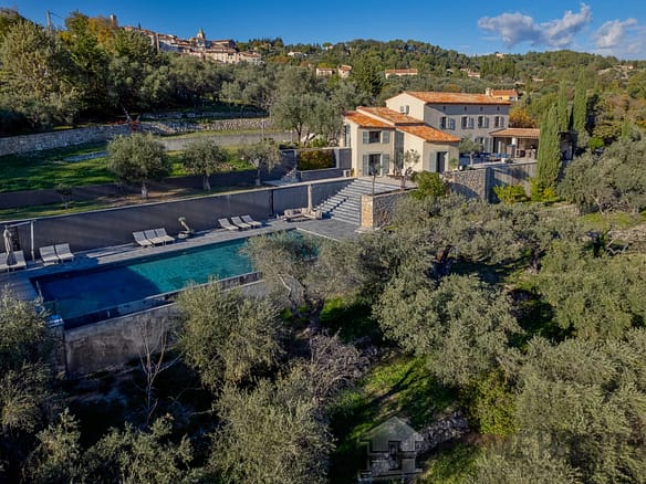 5 Bedroom Villa/House in Tourrettes 6