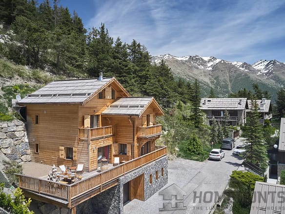 6 Bedroom Chalet in St Etienne De Tinee 12