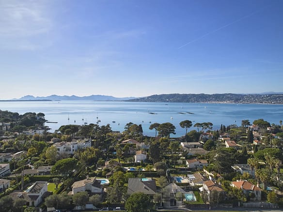 6 Bedroom Villa/House in Cap D Antibes 10