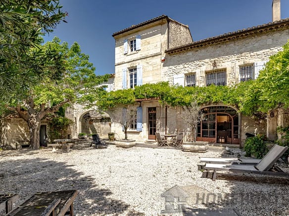4 Bedroom Villa/House in Fontvieille 22
