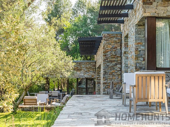 5 Bedroom Villa/House in Aix En Provence 2