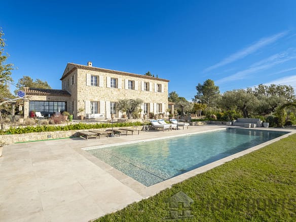 5 Bedroom Villa/House in Tourrettes 18