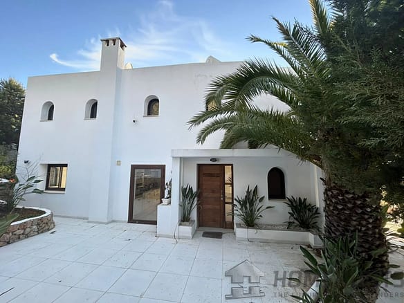 6 Bedroom Villa/House in Sant Antoni De Portmany 8