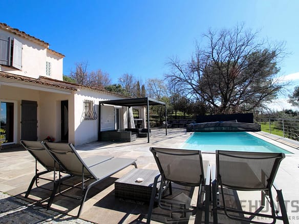 5 Bedroom Villa/House in Tourrettes 28