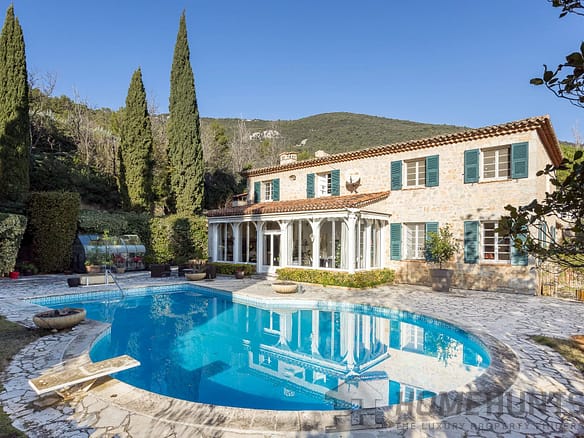 6 Bedroom Villa/House in Seillans 8