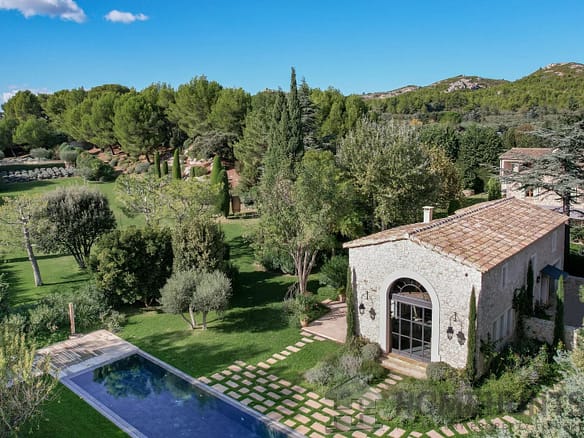 9 Bedroom Villa/House in Maussane Les Alpilles 14