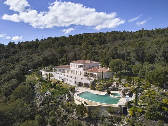 6 Bedroom Villa/House in Cabris 6