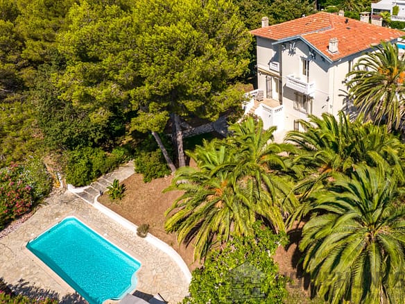 6 Bedroom Villa/House in Antibes 22