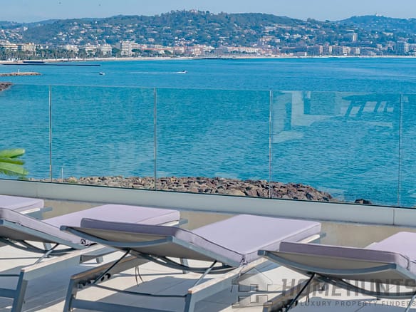 4 Bedroom Apartment in Mandelieu La Napoule 18