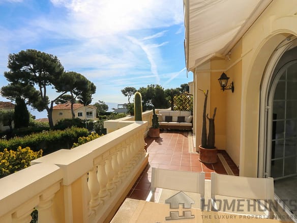 2 Bedroom Apartment in Roquebrune Cap Martin 4