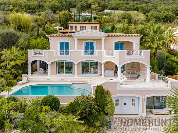 4 Bedroom Villa/House in Tourrettes Sur Loup 28