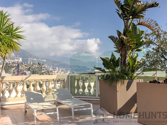 3 Bedroom Apartment in Cap D Ail 24