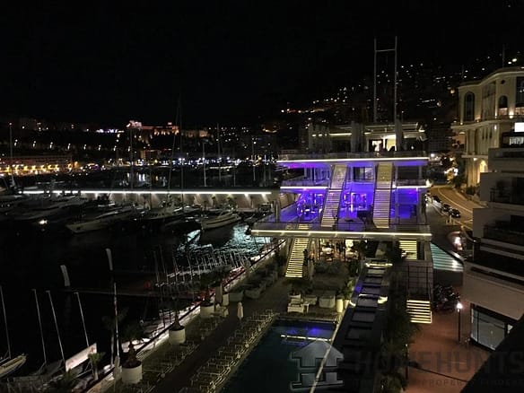 2 Bedroom Apartment in Monaco 10