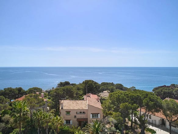 5 Bedroom Villa/House in St Raphael 34