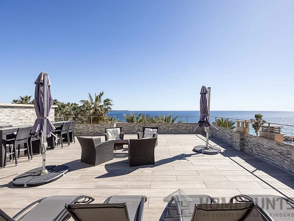 4 Bedroom Apartment in Cannes 12
