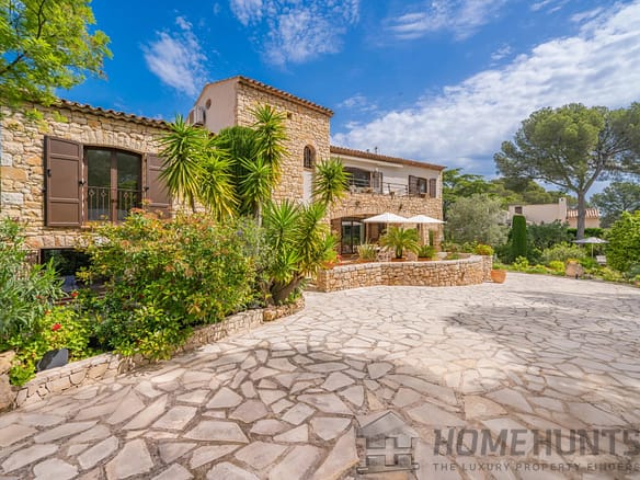4 Bedroom Villa/House in St Raphael 28