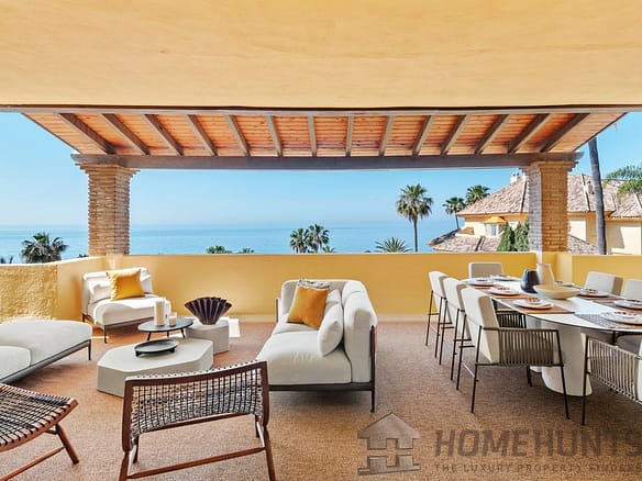 4 Bedroom Apartment in Río Real 26