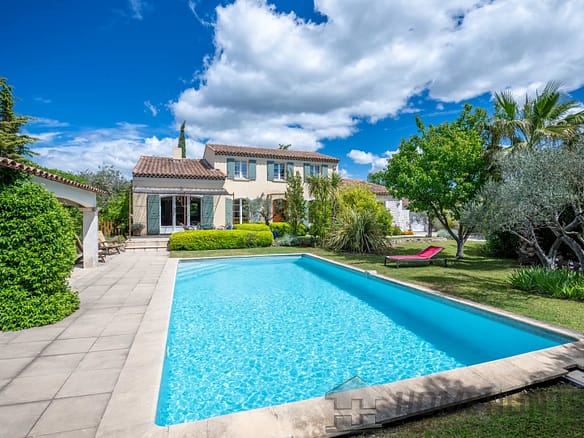4 Bedroom Villa/House in Mouries 5