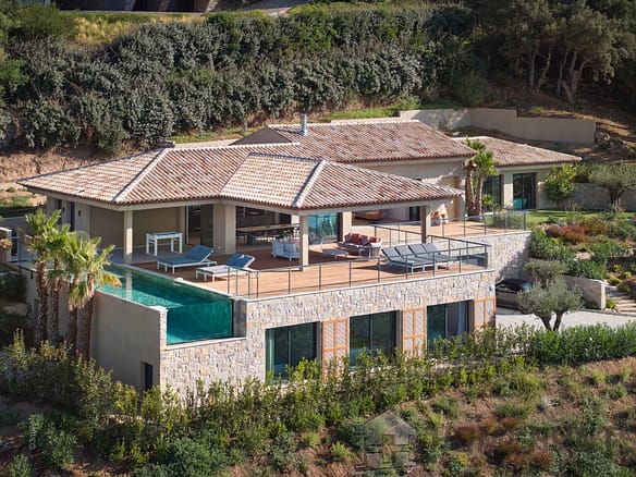 5 Bedroom Villa/House in Grimaud 26