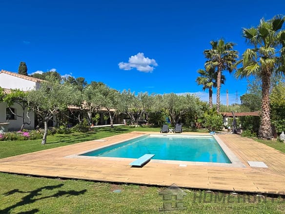 4 Bedroom Villa/House in Roquebrune Sur Argens 30