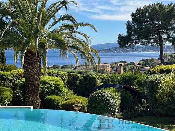 4 Bedroom Villa/House in Les Issambres 28