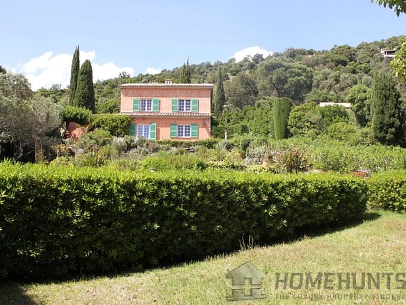 4 Bedroom Villa/House in Le Lavandou 24