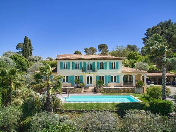 5 Bedroom Villa/House in Mougins 2