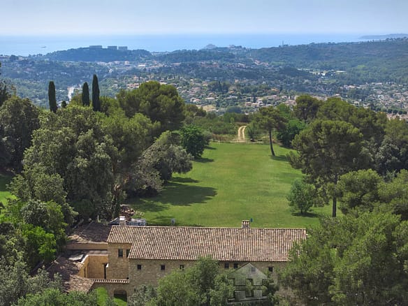 6 Bedroom Villa/House in La Colle Sur Loup 14