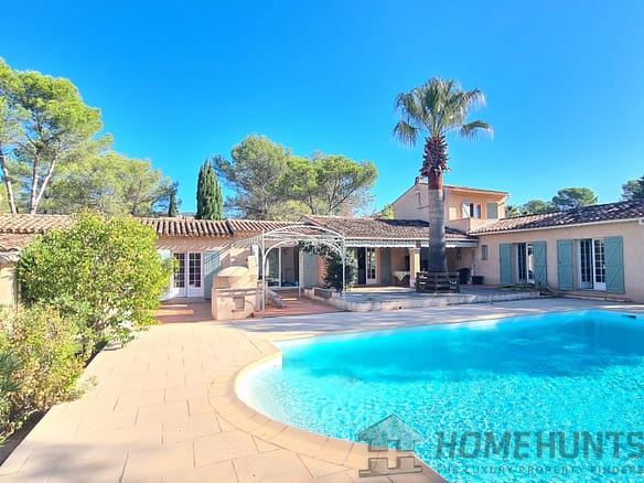 5 Bedroom Villa/House in Puget Sur Argens 2