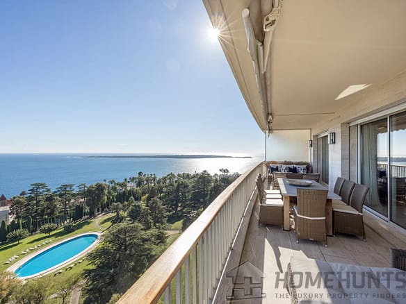 3 Bedroom Apartment in Cannes 34