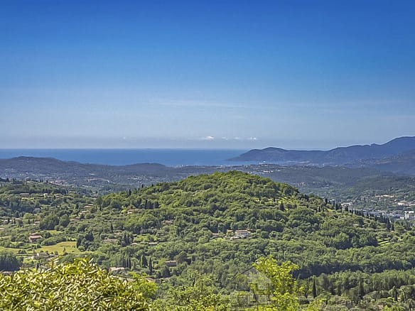 6 Bedroom Villa/House in Magagnosc 2