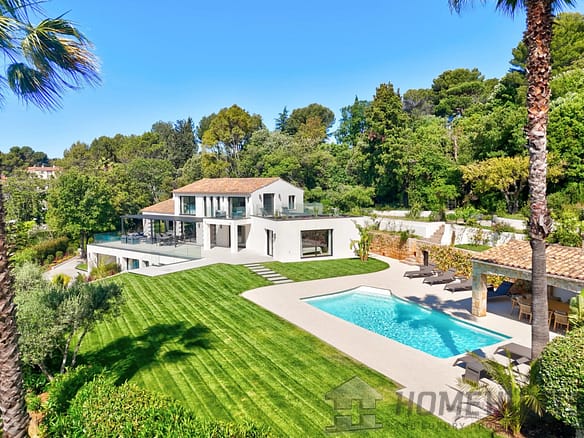 5 Bedroom Villa/House in Valbonne 14