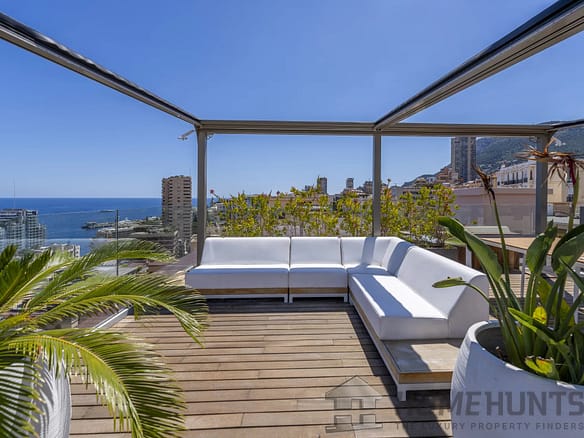 2 Bedroom Apartment in Monaco 2