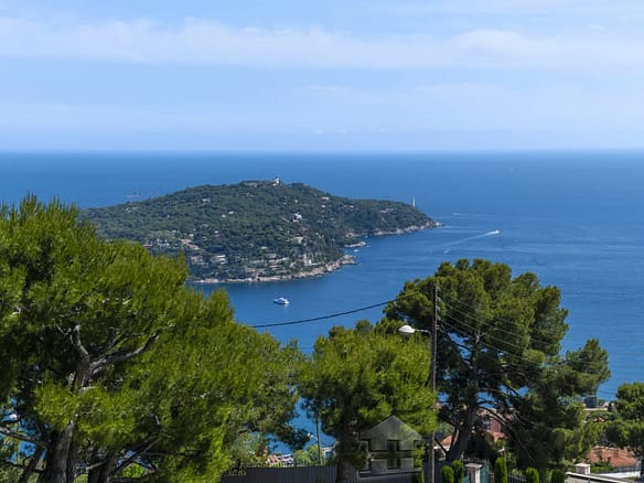3 Bedroom Apartment in Villefranche Sur Mer 16