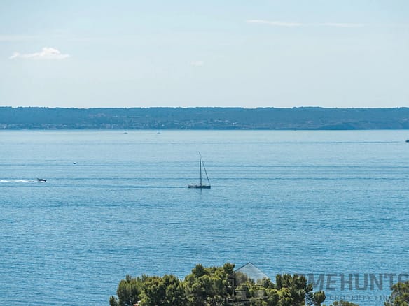 4 Bedroom Apartment in Cas Catalí  10