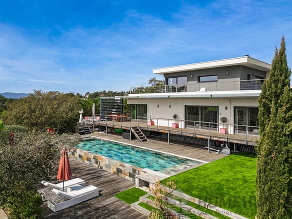 5 Bedroom Villa/House in Frejus 12