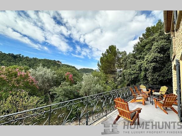 9 Bedroom Villa/House in Malaucene 34
