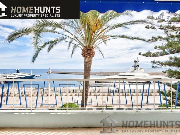 2 Bedroom Apartment in Nice - City 8