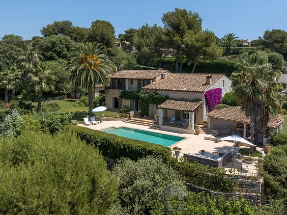 5 Bedroom Villa/House in La Colle Sur Loup 26
