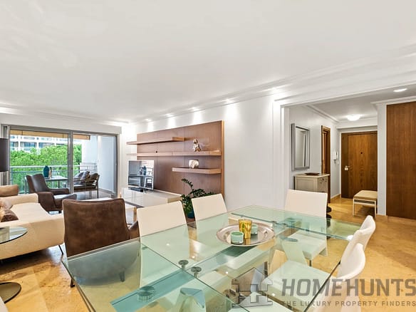 2 Bedroom Apartment in Cannes 6