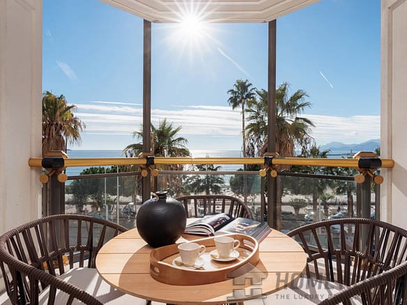 2 Bedroom Apartment in Cannes 30